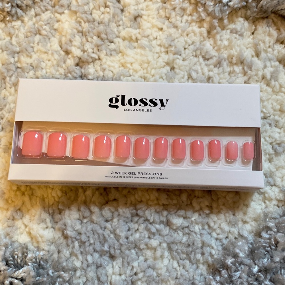NEW NEVER OPENED Glossy Gel Nail Set